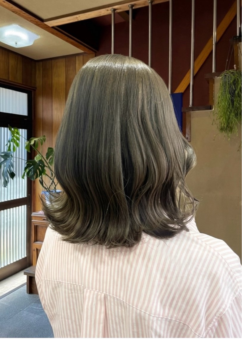 ミディアム カラー カット ヘアカラー トリートメント ミントカラー🌱上村 瑞紀のヘアスタイル