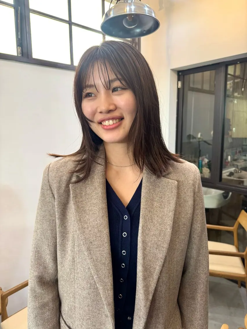 ミディアム カラー ヘアカラー トリートメント 井出 海月のヘアスタイル