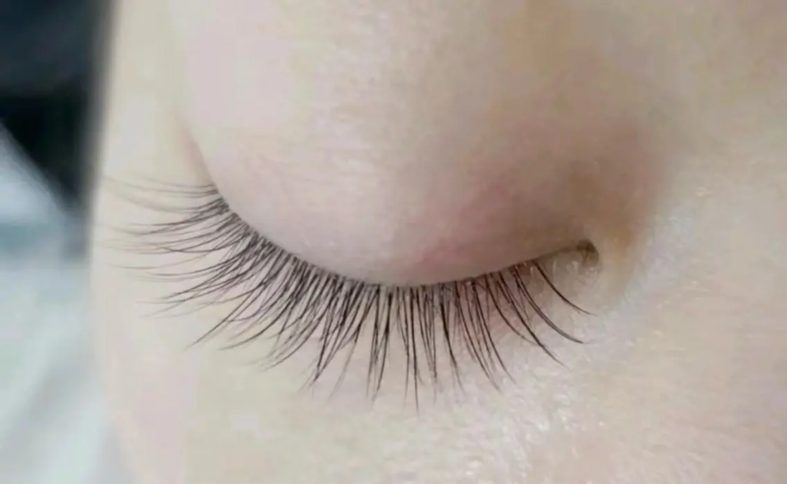 マツエク・マツパ 束感まつ毛 カラーマツエク フラットラッシュ パリジェンヌラッシュリフト まつげパーマ 🌸 ゆゆ🌸のマツエク・マツパデザイン