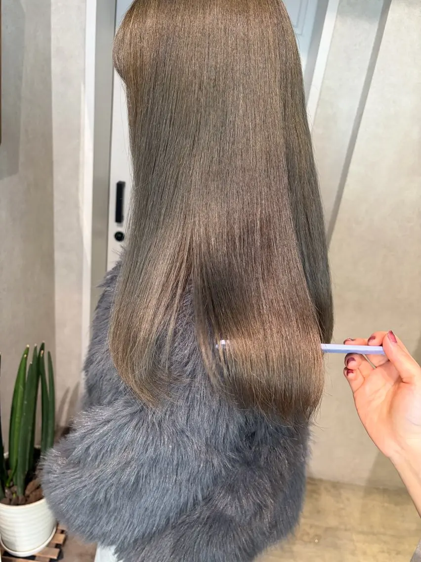 セミロング カラー グレージュ ヘアカラー ナチュラル透明感🌱 小山美樹子のヘアスタイル