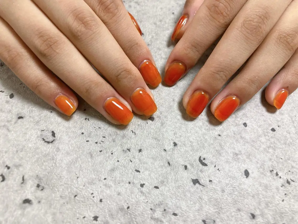 ネイル ワンカラーネイル オレンジ ハンドネイル mogunail &blowのネイルデザイン