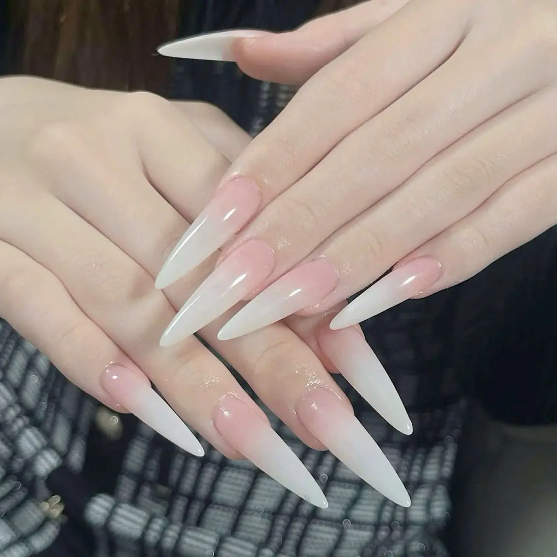 ネイル キラキラネイル マグネットネイル ぷっくりネイル 春ネイル ワンホンネイル ハンドネイル Candy Nailのネイルデザイン