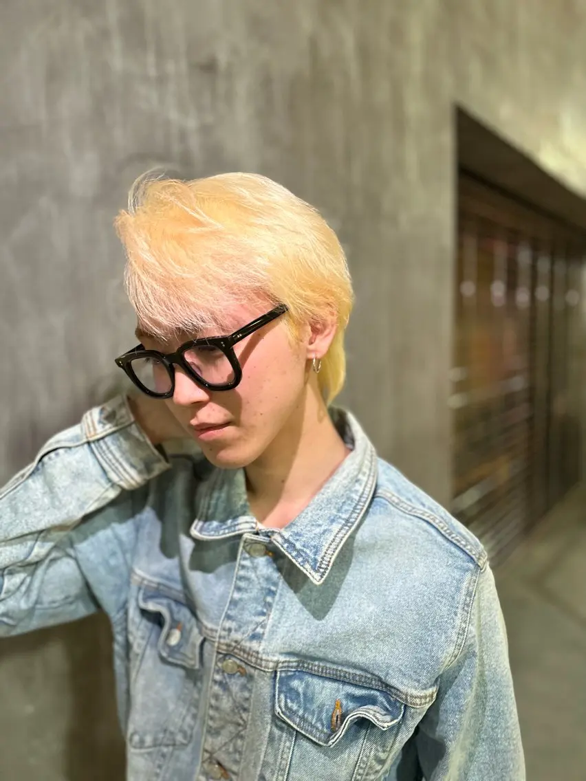 カラー メンズ メンズブリーチ ブリーチ 抜きっぱなしブロンド レイヤー/グレージュ 髪質改善/コウスケのヘアスタイル