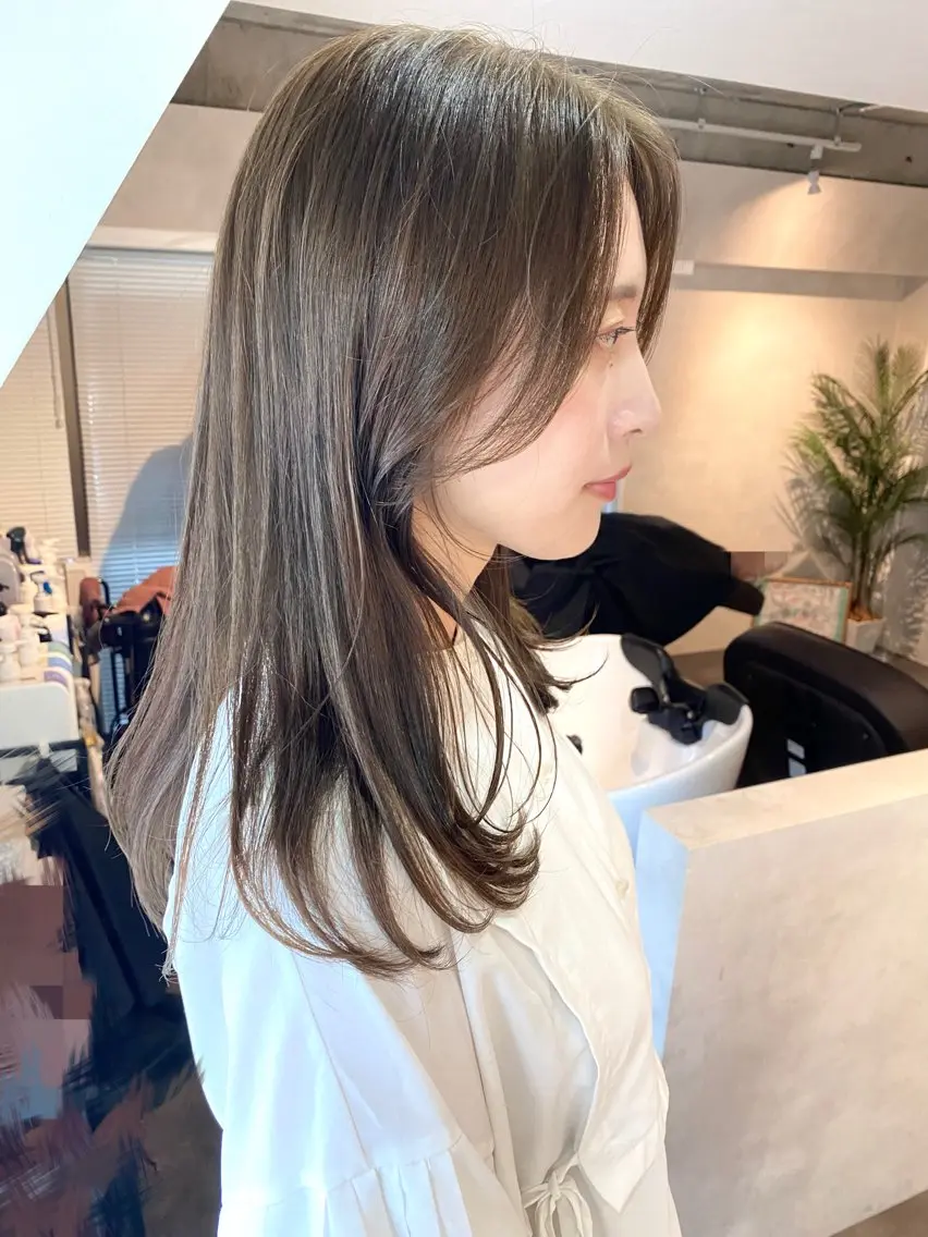 カット＋ケアカラー（イルミナカラー）＋トリートメントの写真