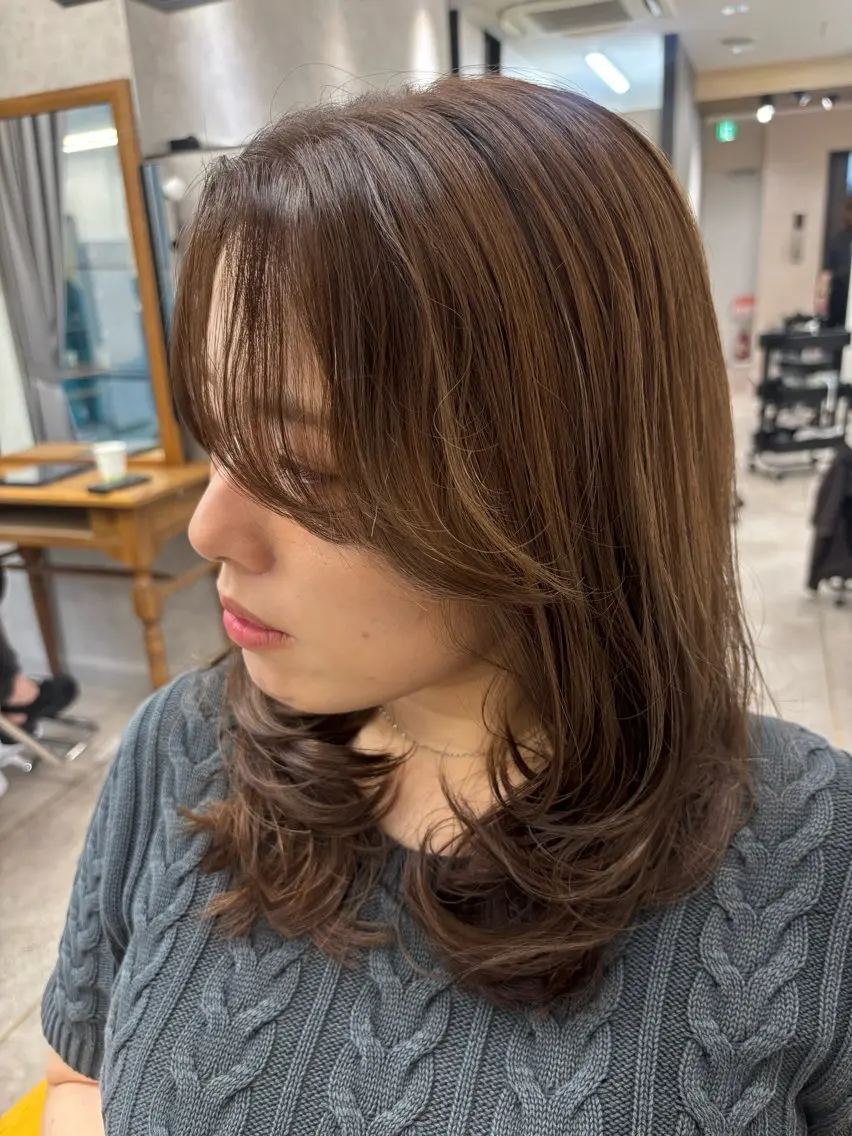 ミディアム レイヤーカット カット ヘアカラー トリートメント ブリーチなしWカラー ヘアセット菜希のヘアスタイル