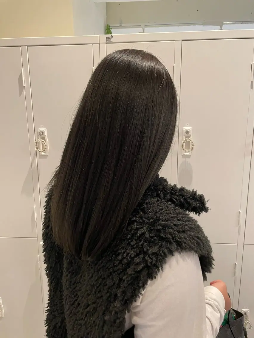 ロング タニ アカリのヘアスタイル