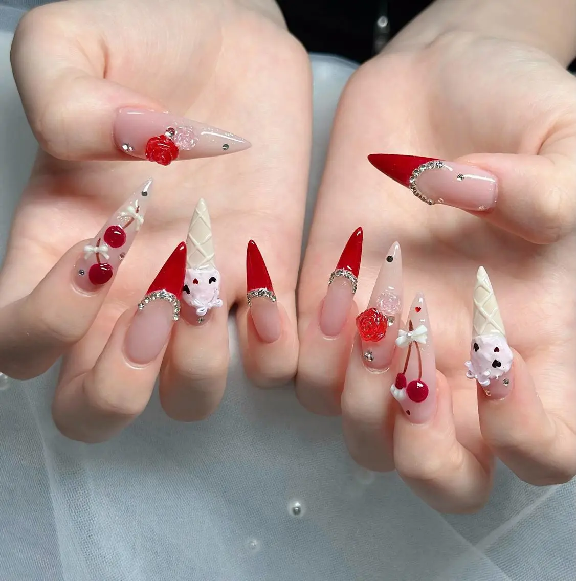 ネイル オーロラネイル チークネイル フットネイル ジェルネイル 韓国ネイル ハンドネイル H.baby Nail Salonのネイルデザイン
