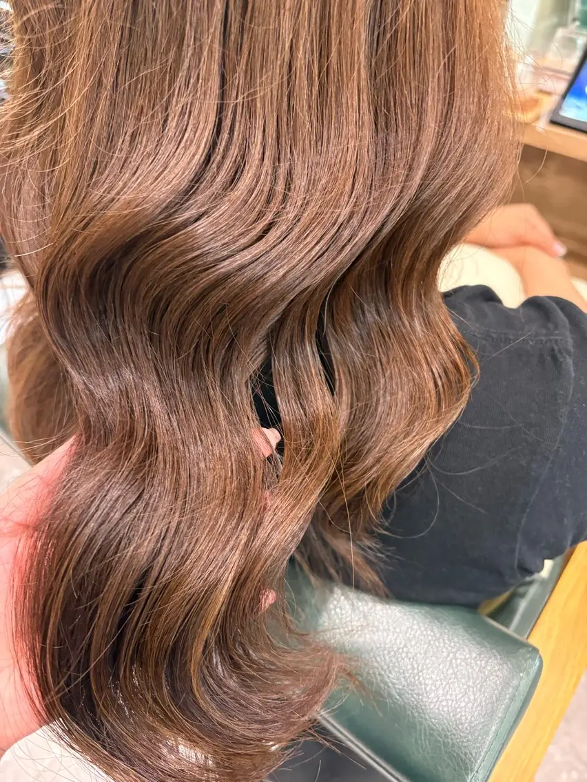 セミロング ヘアカラー 安谷屋 こはるのヘアスタイル