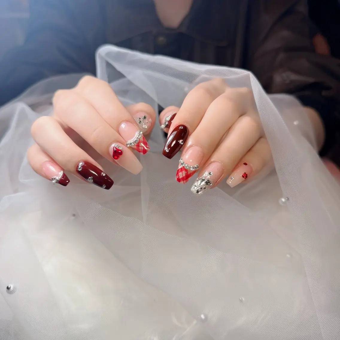 ネイル チークネイル フレンチネイル グラデーション 韓国ネイル マグネットネイル Hana Nailのネイルデザイン