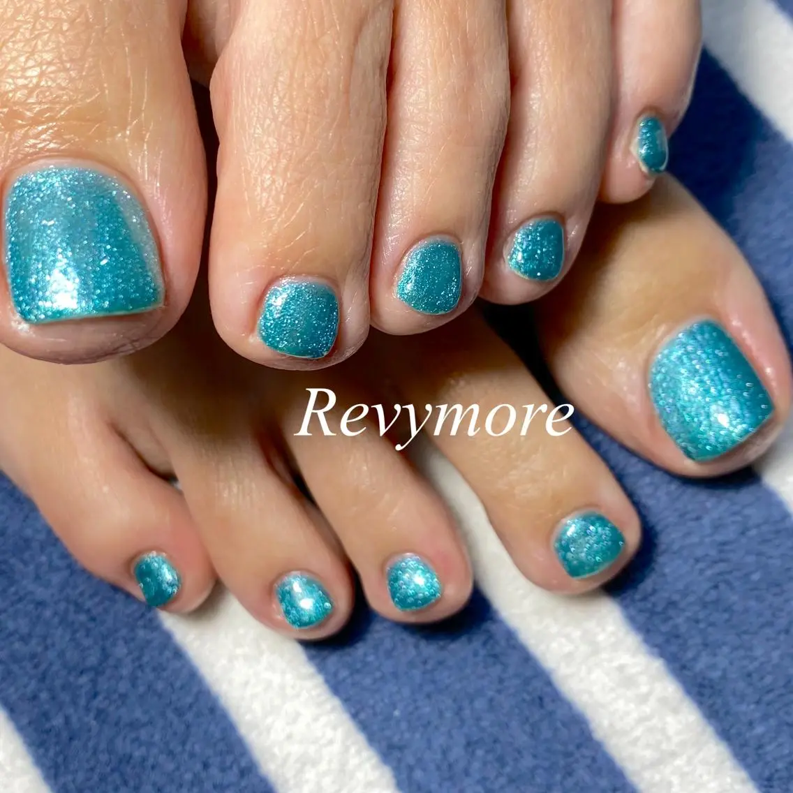 ショート ネイル ラメ(グリッター) ワンカラーネイル nail salon Revymoreのネイルデザイン