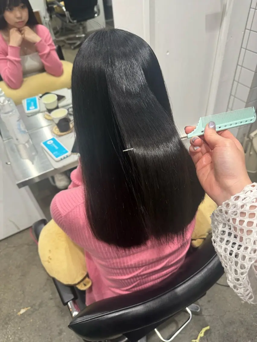 セミロング カラー 酸性ストレート 新宿 似合わせカラー HINAのヘアスタイル