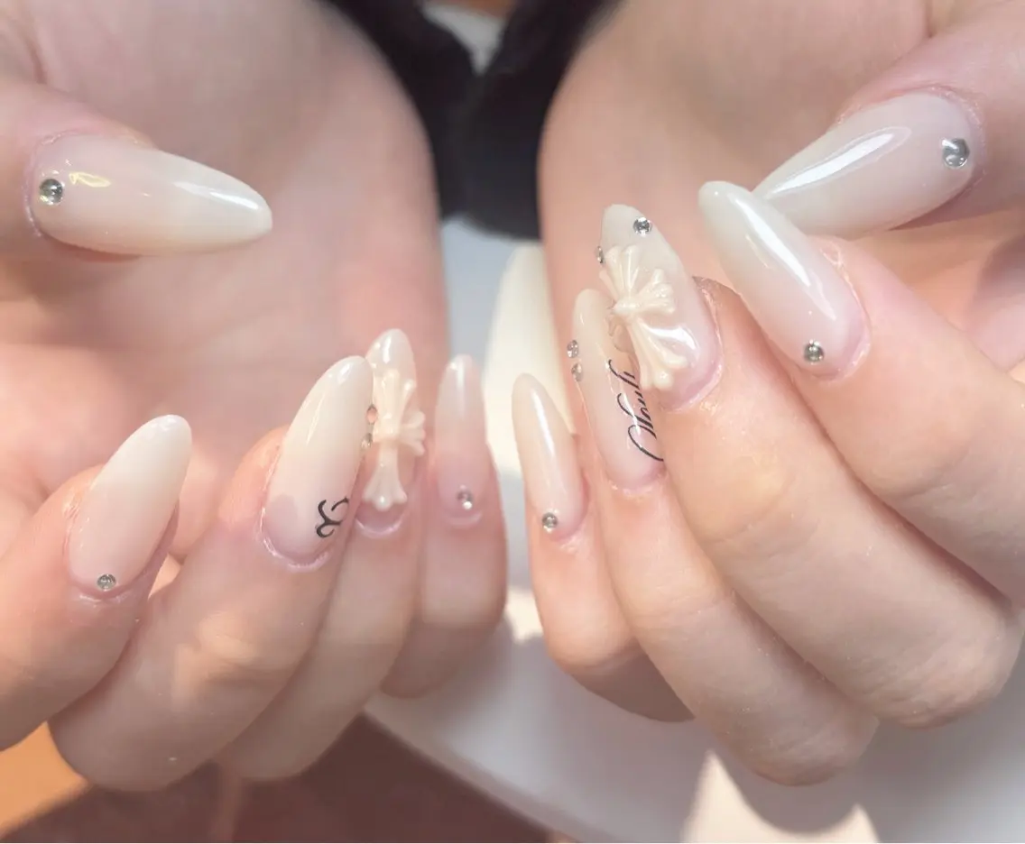 ネイル アートネイル オーロラネイル チークネイル 長さ出し フレンチネイル ハンドネイル ハンドケア Yumi Nail Seiのネイルデザイン