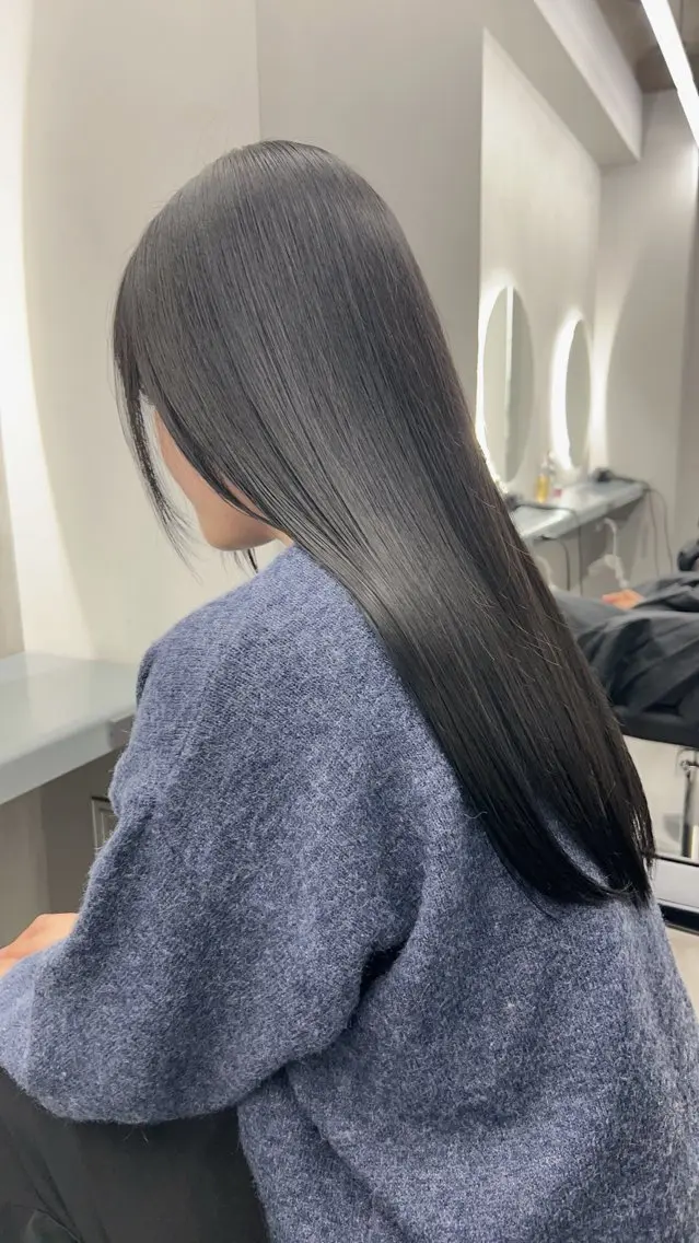 ロング アッシュ アッシュグレー ヘアカラー トリートメント グレージュ 透明感 ブリーチなし田島晃汰のヘアスタイル