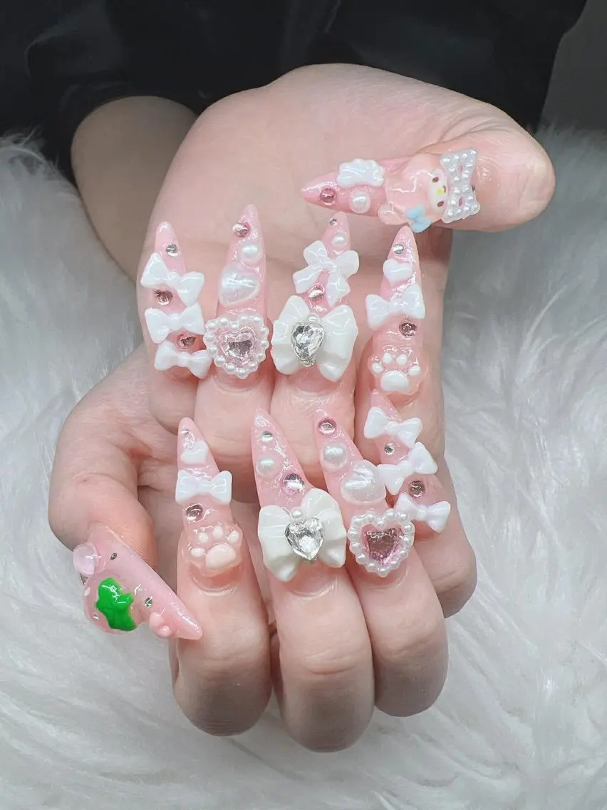ネイル 長さ出し グラデーション 卒業式 キラキラネイル マグネットネイル ハンドネイル Lee Nailsのネイルデザイン