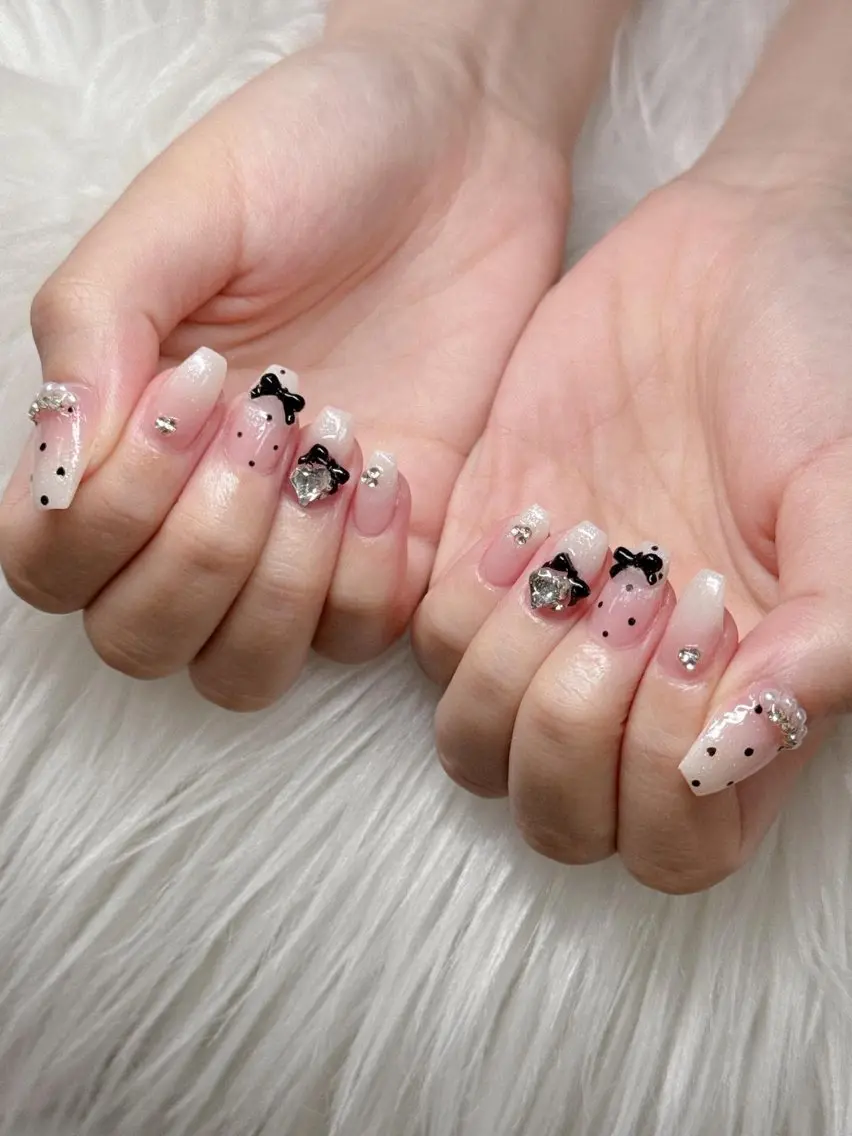 ネイル 長さ出し グラデーション 卒業式 キラキラネイル マグネットネイル ハンドネイル Lee Nailsのネイルデザイン