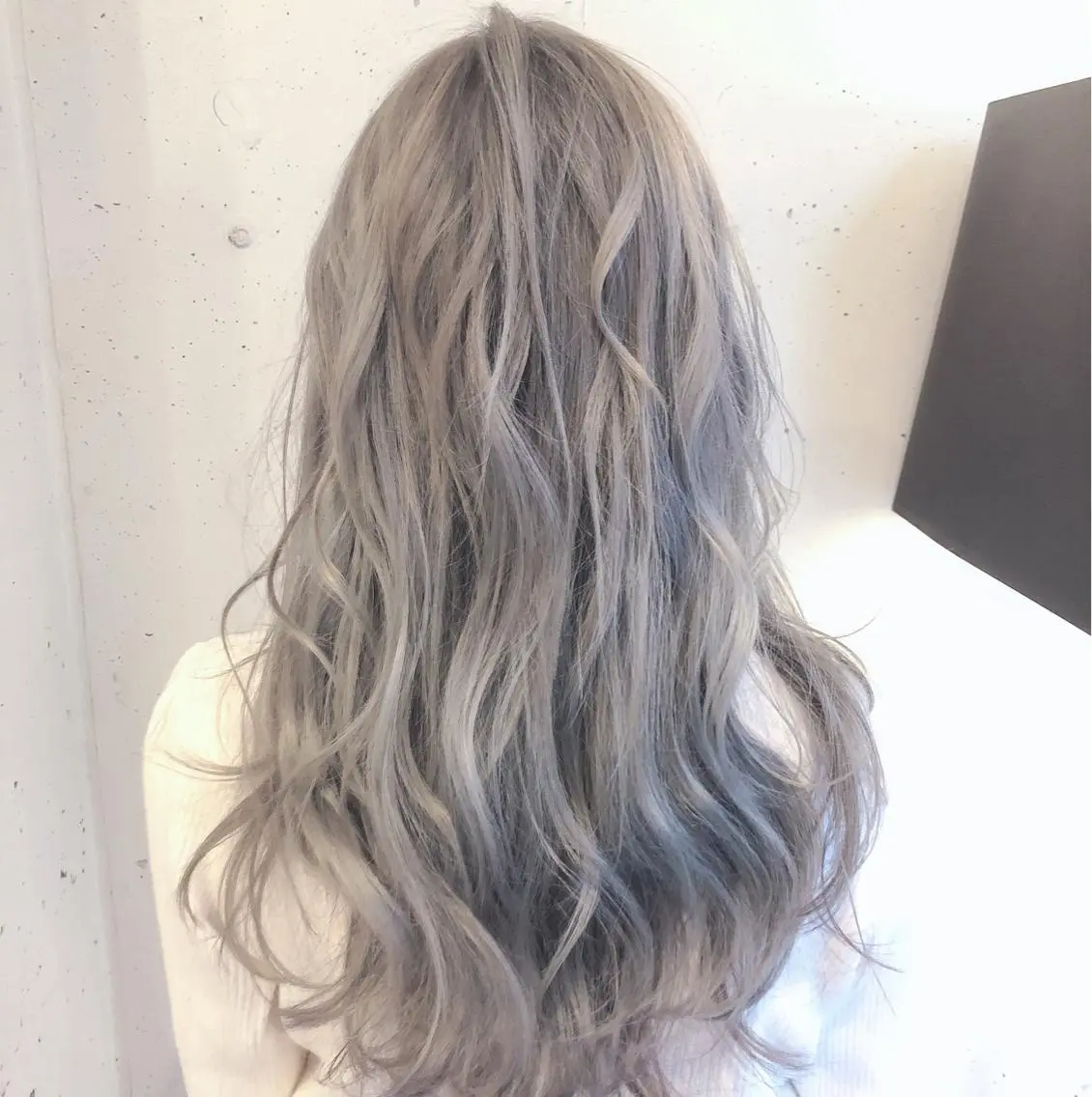セミロング カラー 外国人風カラー ヘアカラー 千葉 恭兵のヘアスタイル