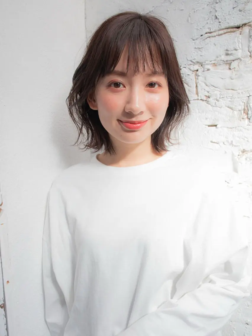 ミディアム カット ヘアカラー 岡部 裕真のヘアスタイル