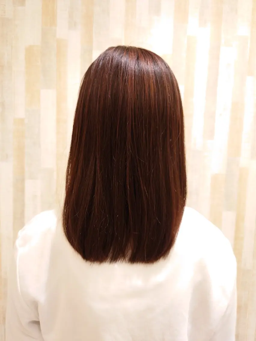 セミロング カラー ブラウンカラー メッシュ レッドカラー レッドブラウン earth平塚店 間瀬亜紗里のヘアスタイル