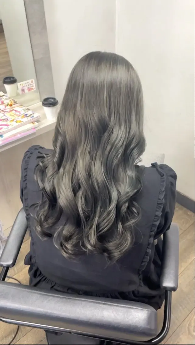 ロング カラー 透明感カラー グレージュ トリートメント 愛　莉/大阪美容室 /ケア・艶カラーのヘアスタイル