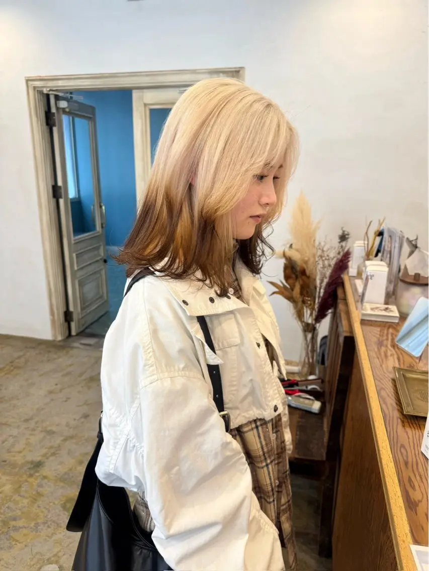 ミディアム ヘアカラー miyu カット・ハイトーンのヘアスタイル