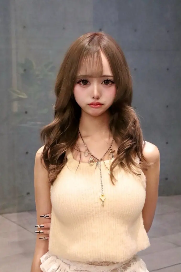 ミディアム カラー ベージュカラー 透明感カラー グレージュ ハイトーンカラー ミルクティーグレージュ カット ヘアカラー レイヤー/ブリーチ iwamiya岩見谷のヘアスタイル