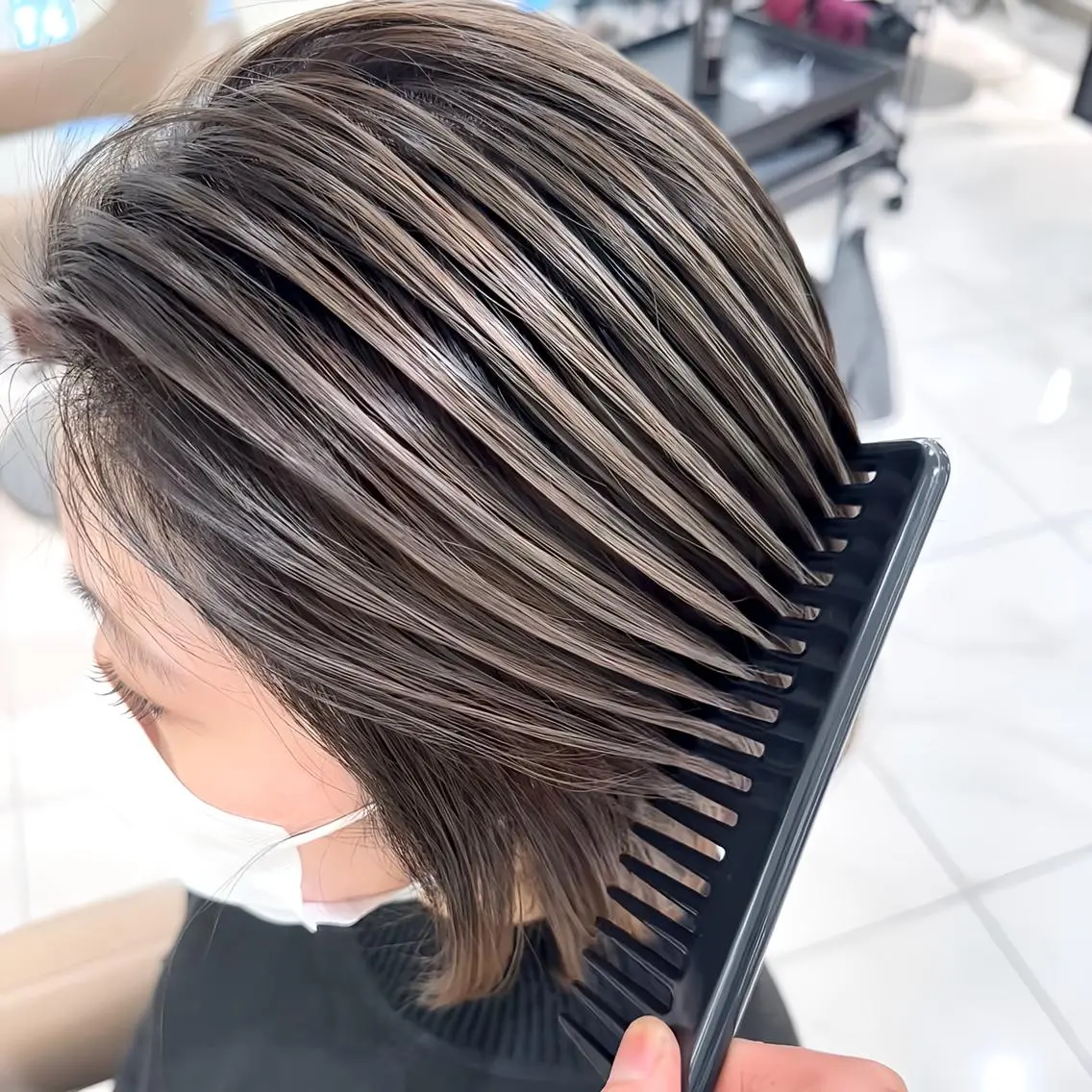 セミロング カラー バレイヤージュ 髪質改善 レイヤーカット カット ヘアカラー トリートメント 山崎俊輔/髪質改善 /バレイヤージュのヘアスタイル