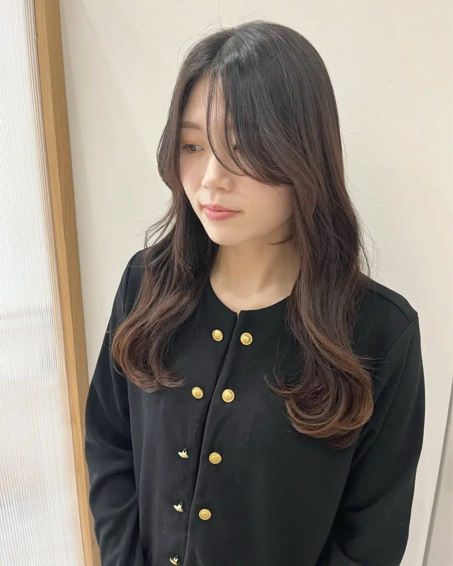 ロング カラー ヘアアレンジ カット ヘアカラー トリートメント 🥀暖色韓国ヘア💕 保科侑花のヘアスタイル