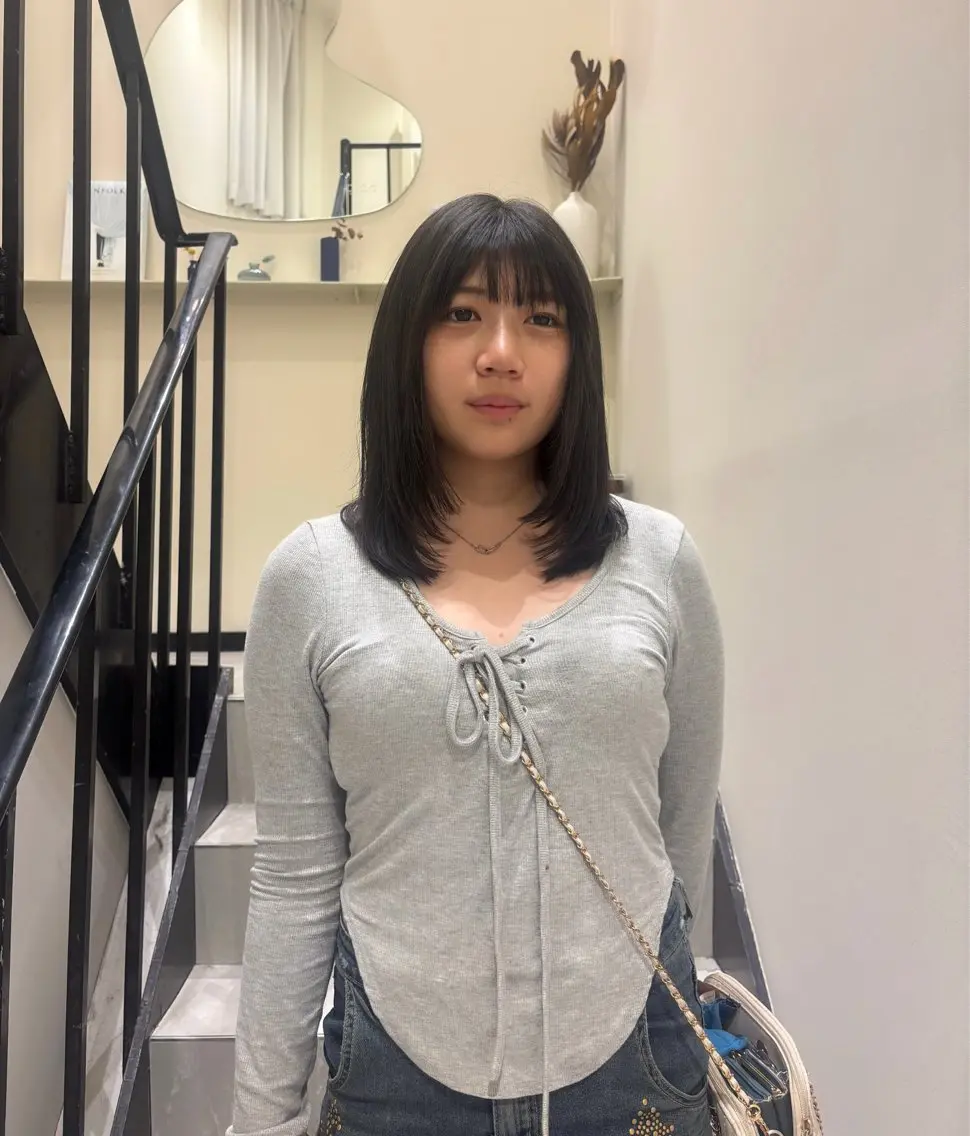 セミロング レイヤーカット 坂本 桃花のヘアスタイル