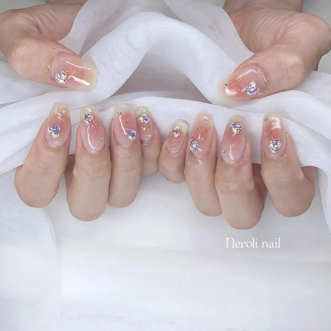 ネイル チークネイル ストーンネイル Neroli nailのネイルデザイン