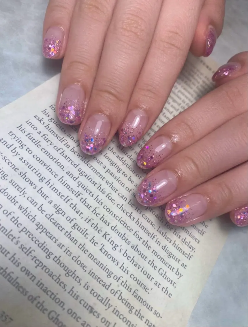 ✨オフ込み✨5月限定ラメグラホログラ💅🏻4000円パーツ片手1本ずつの写真