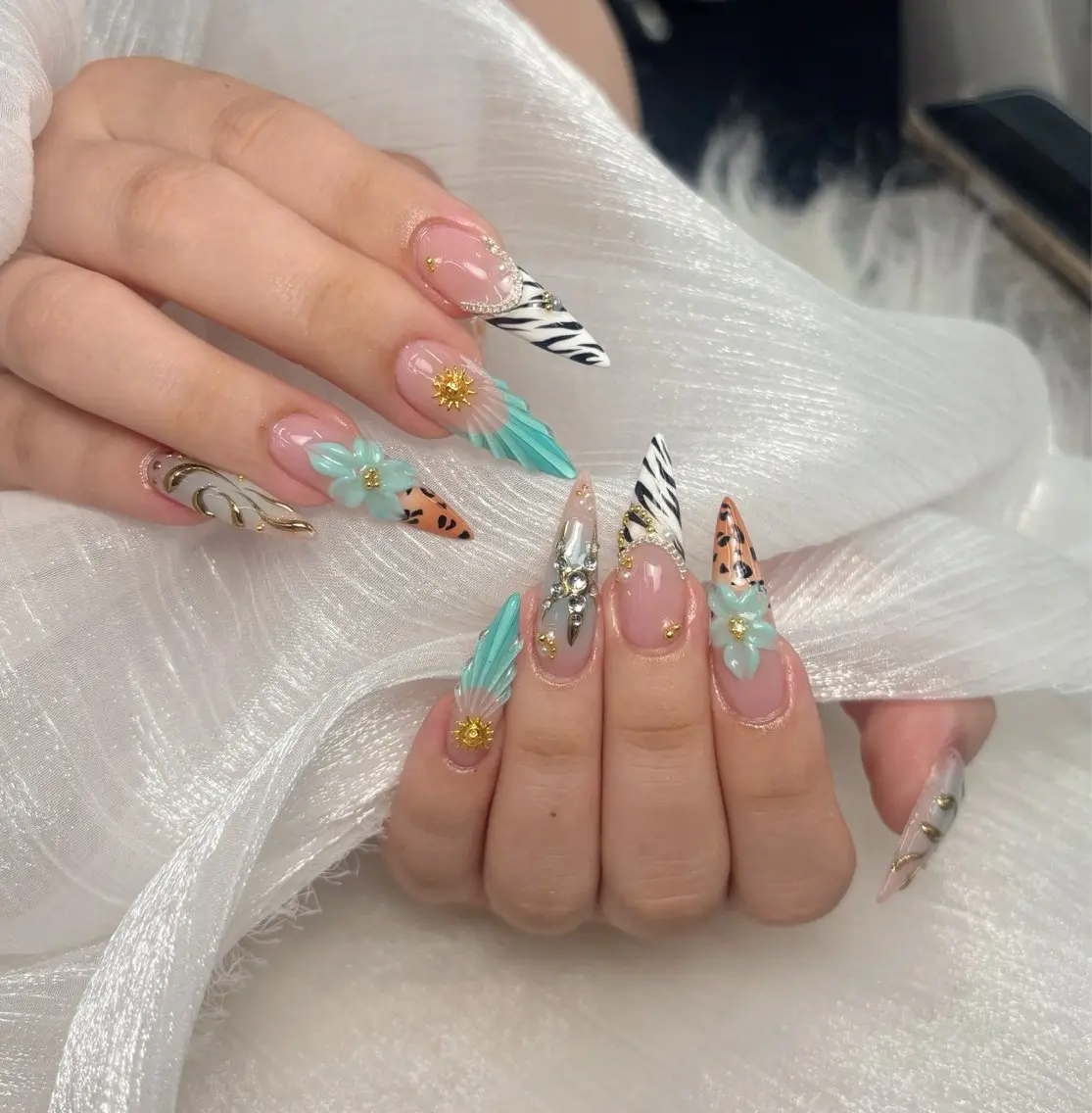 ネイル アートネイル ボルドー フレンチネイル ジェルネイル 氷ネイル・うるうるネイル Julie NailSalonのネイルデザイン