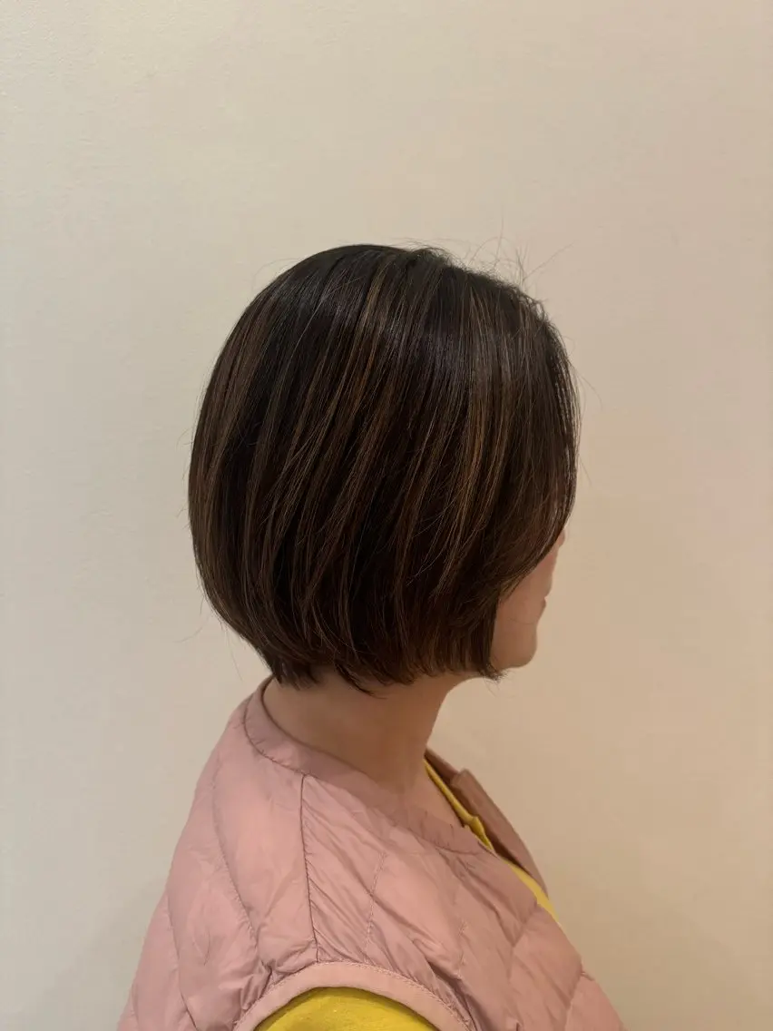 ショート カラー カット 石黒 晴香のヘアスタイル