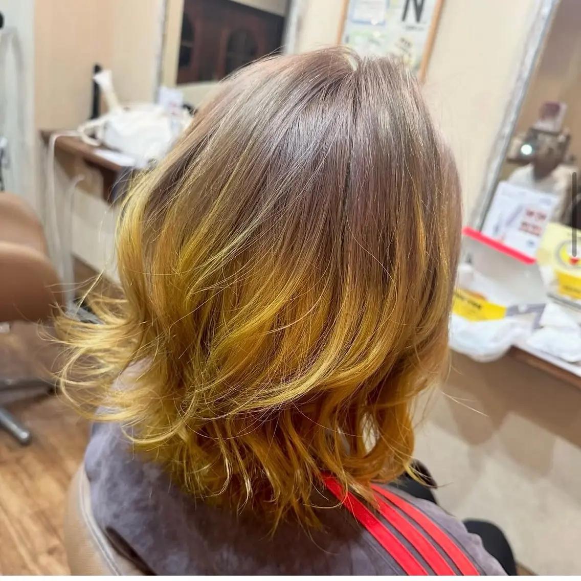 カラー ツートーンカラー 鈴木 未歩のヘアスタイル