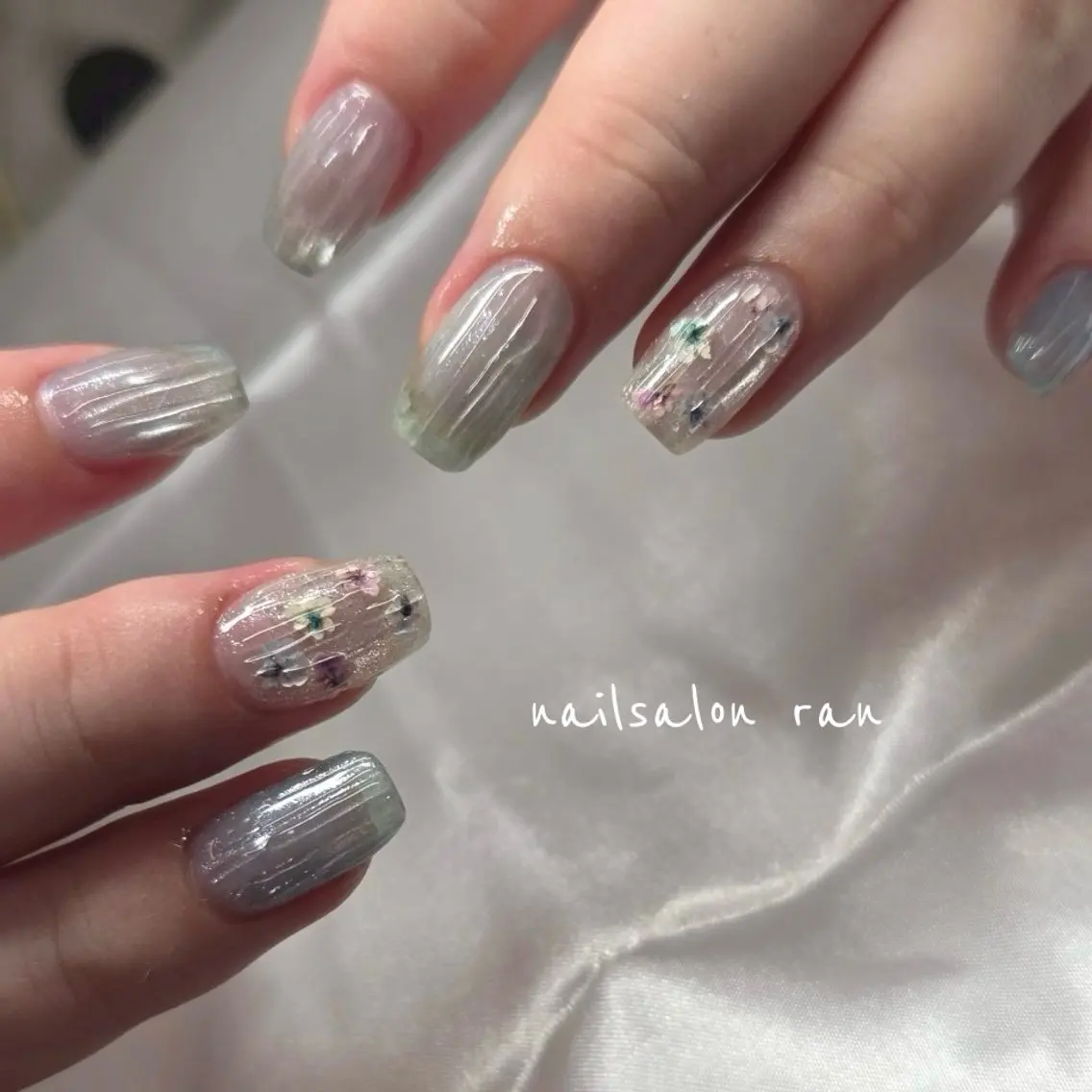 ネイル 氷ネイル・うるうるネイル マグネットネイル ミラーネイル ハンドネイル ハンドケア nailsalon ranのネイルデザイン