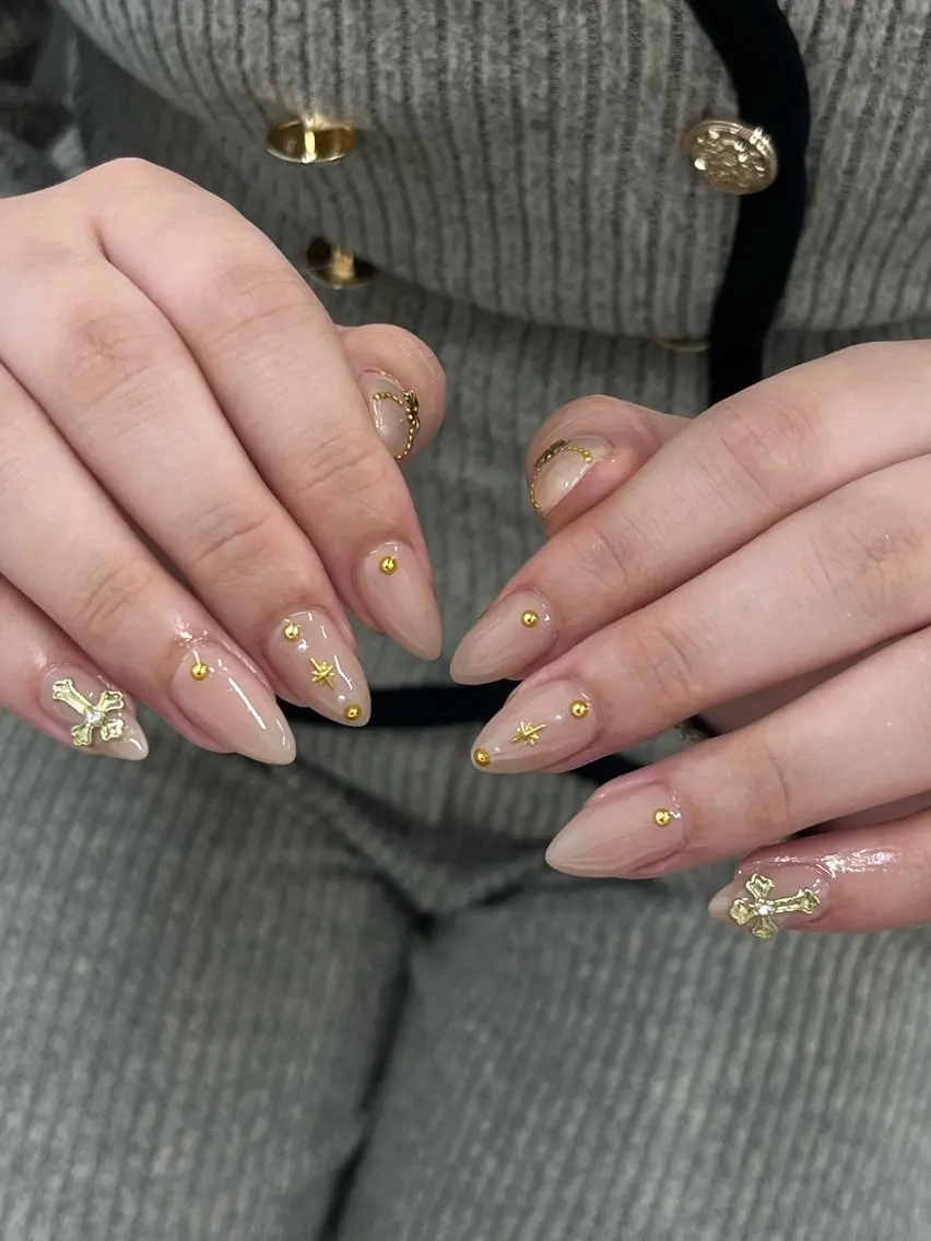 ネイル ゴールド シンプルネイル schon 🎀saraのネイルデザイン