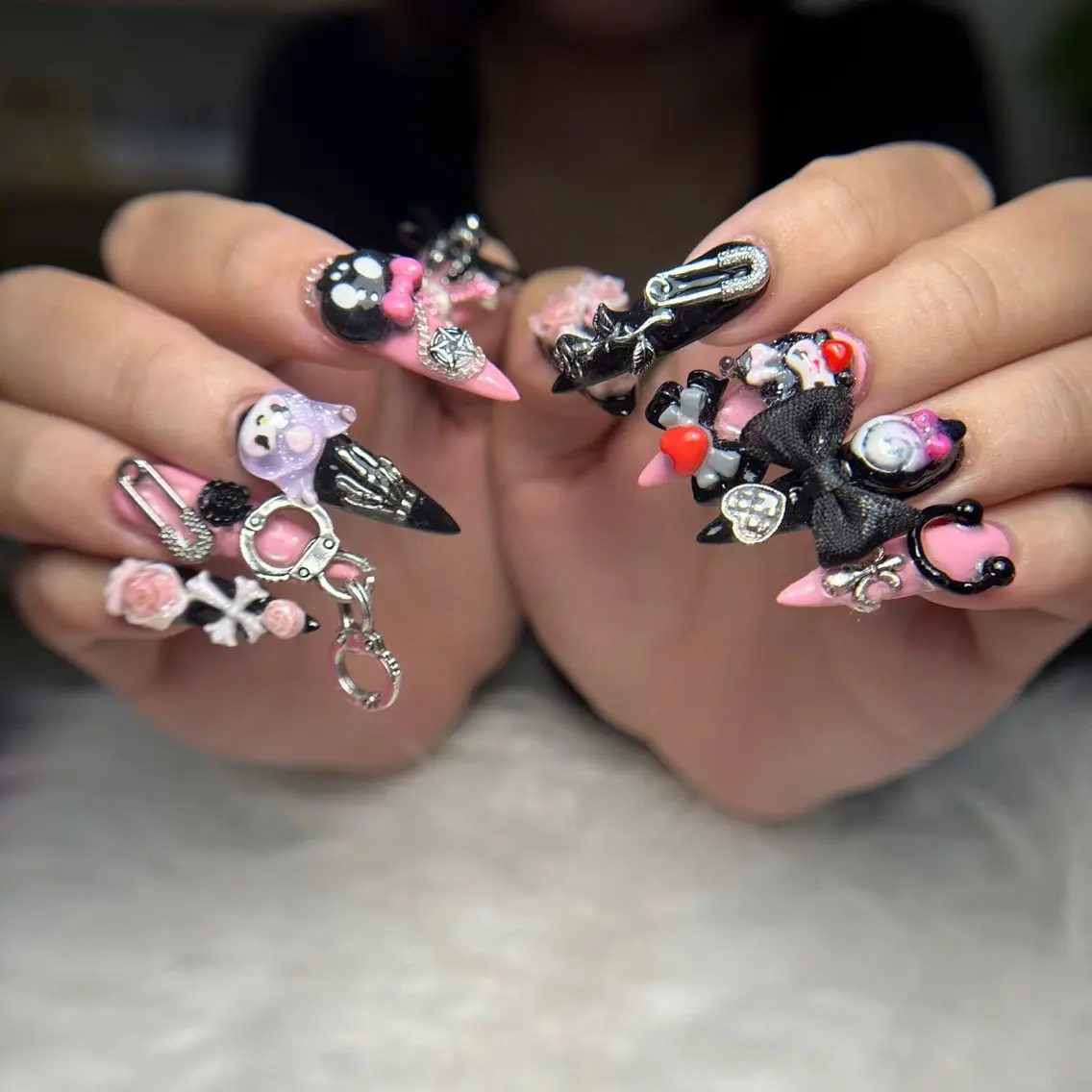 ネイル オーロラネイル フットネイル フレンチネイル ジェルネイル ガラスフレンチ ハンドネイル KITTY nailsのネイルデザイン