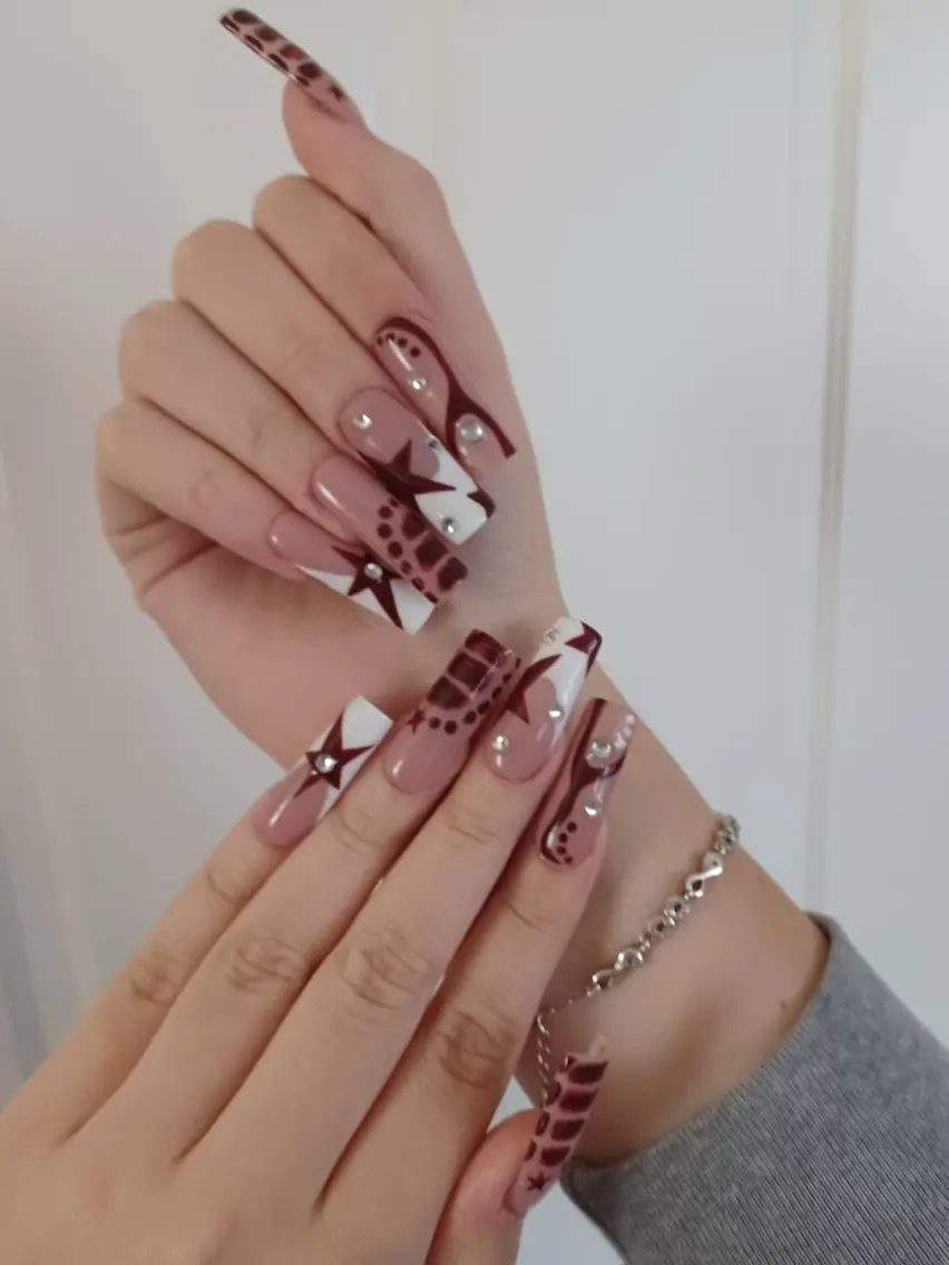 ネイル アートネイル ジェルネイル ニュアンスネイル シンプルネイル ネイルチップ ハンドネイル Lisa Nail Salonのネイルデザイン