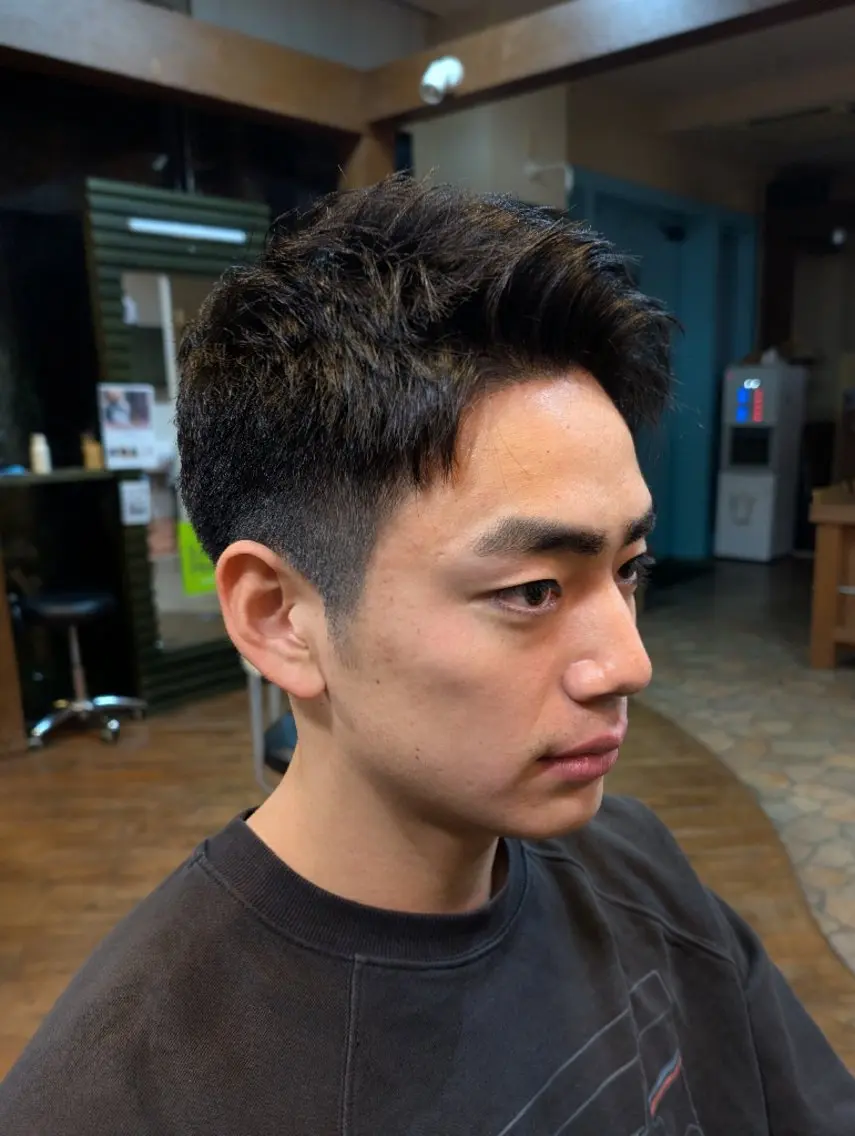 ショート メンズ 刈り上げ 本田 圭輔のヘアスタイル