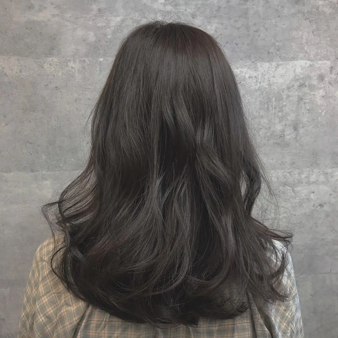 セミロング カラー ブリーチ 透明感カラー グレージュ ブリーチなしカラー 今野 美栄のヘアスタイル