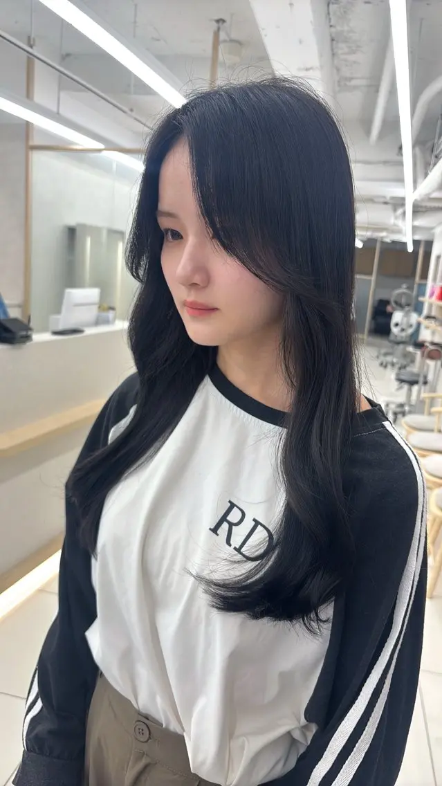 ロング カラー カット ヘアカラー 韓国透明感カラー🌀 yuukiのヘアスタイル