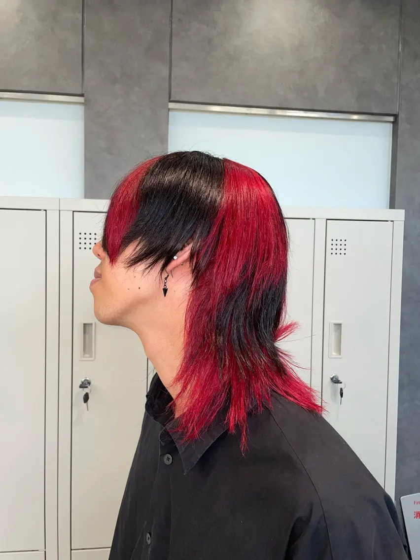 カラー メンズ デザインカラー メンズウルフ🐺♡ ブリーチ♡ヘアメ🎀のヘアスタイル