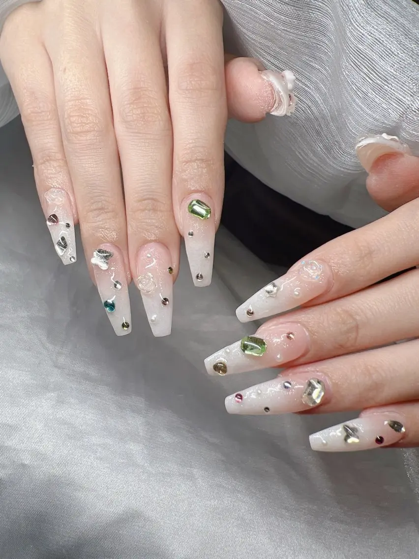 ネイル ハンドネイル Lee Nailsのネイルデザイン