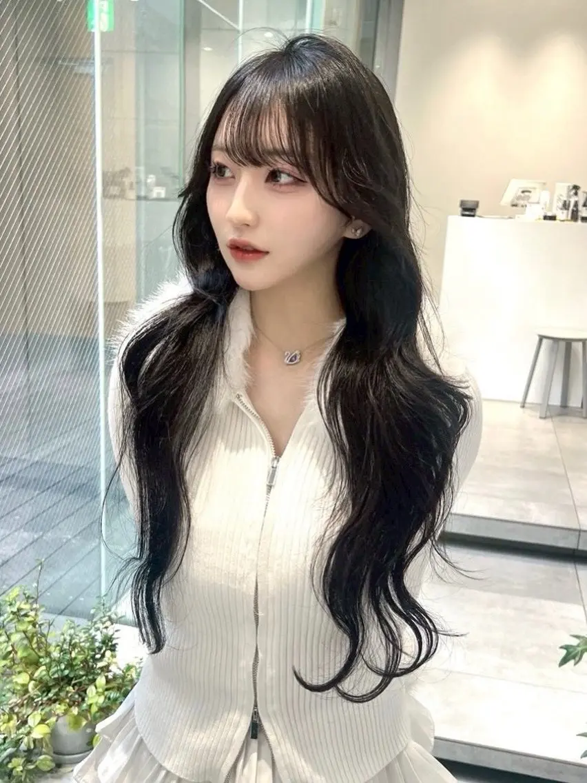 ロング ヘアカラー 井上 陽向のヘアスタイル