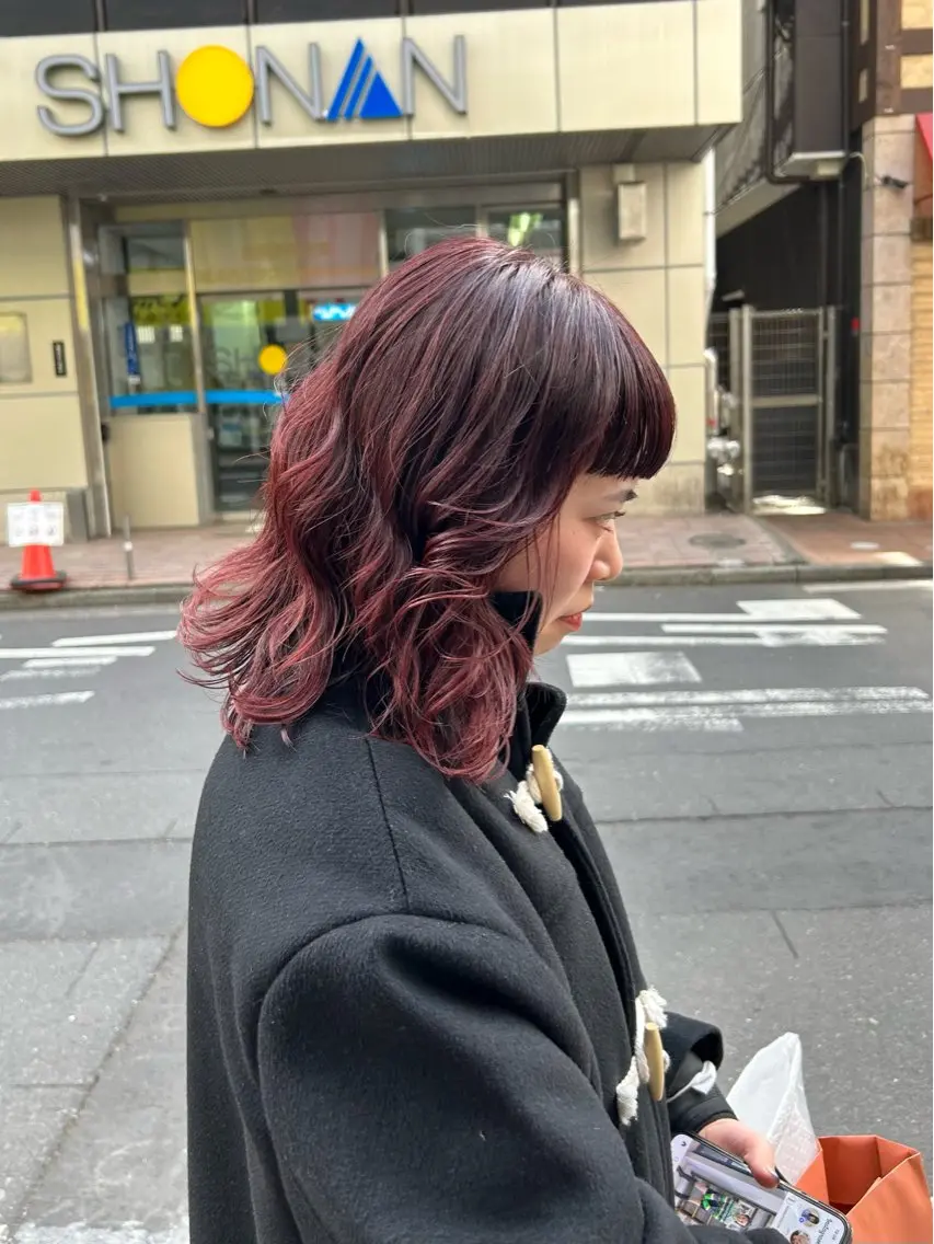 カラー レッドカラー lomalia moekaのヘアスタイル