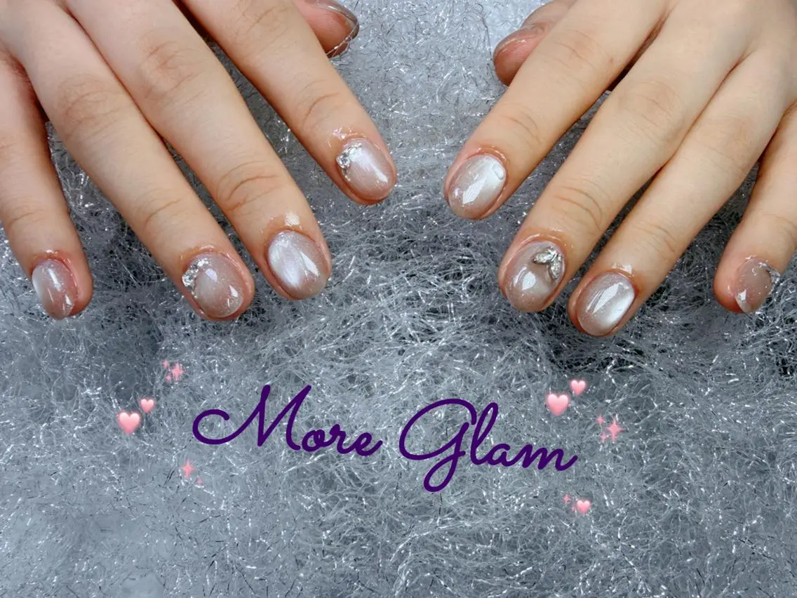 ネイル 長さ出し フットネイル フレンチネイル ジェルネイル ガラスフレンチ More Glam 池袋東口店のネイルデザイン