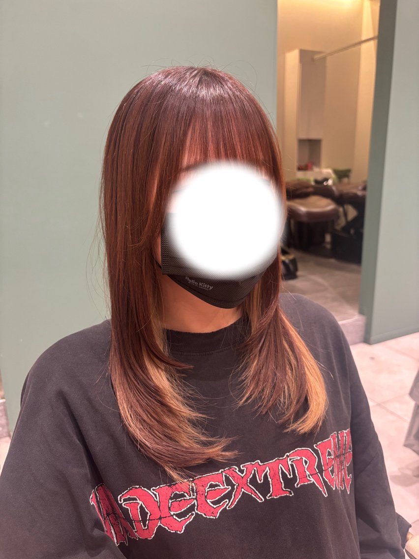 セミロング 顔まわりレイヤー レイヤーカット 新井 彩理のヘアスタイル