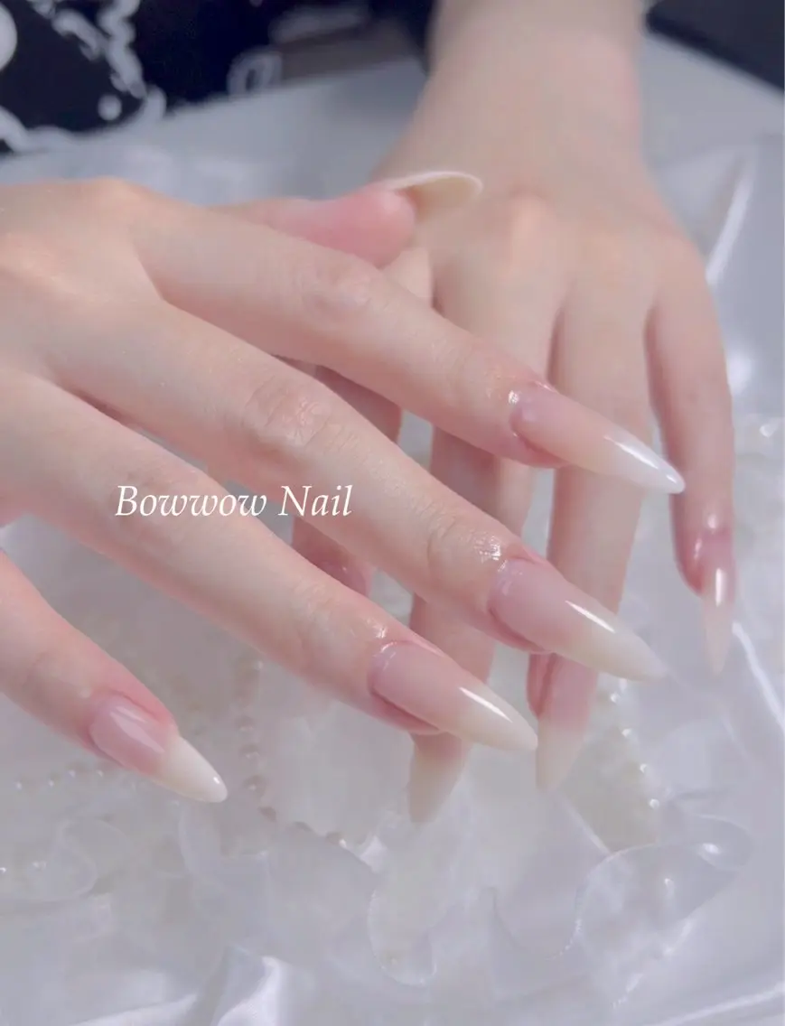 ネイル グラデーション 韓国ネイル シンプルネイル ワンホンネイル ハンドネイル Bow wow Nail さや🧸のネイルデザイン