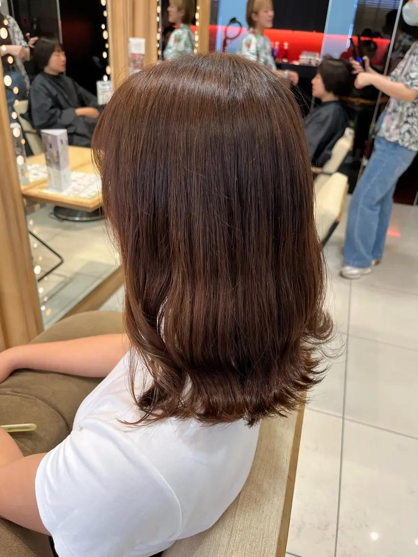 セミロング カラー アッシュ ベージュカラー なつな/ 透明感カラーのヘアスタイル