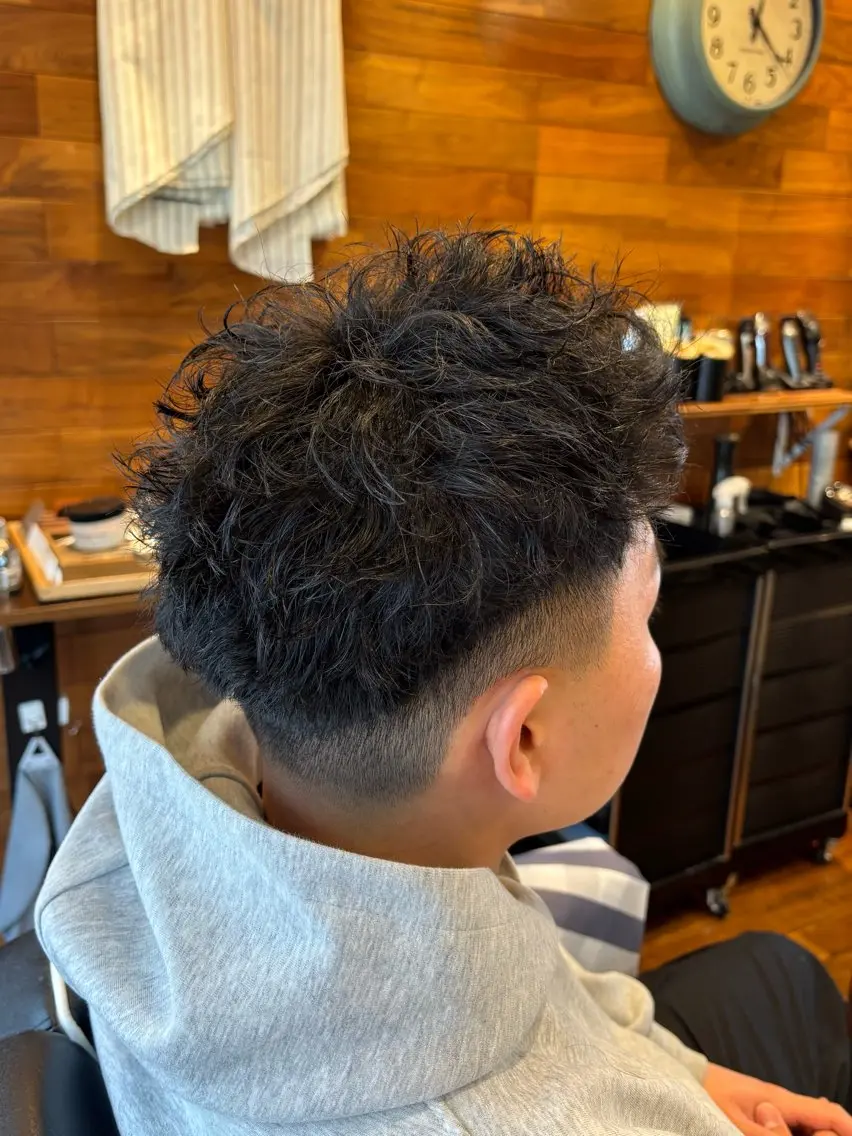 ショート パーマ メンズ メンズパーマ メンズツイストパーマ ツイストパーマ カット パーマ 三宮メンズカット ヨシイッキのヘアスタイル