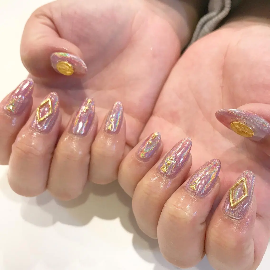 ネイル キラキラネイル ピンク 板垣 綾乃のネイルデザイン